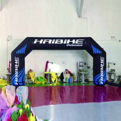 Arche d'arrivée gonflable extérieure sur mesure pour la publicité