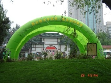 Arche gonflable personnalisée pour la course de marathon Arche arc-en-ciel d'entrée d'événement Arches labyrinthe