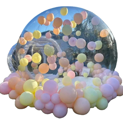 Des ballons pour enfants gonflables Une maison à bulles pour la fête