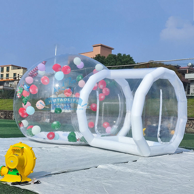 Maison blanche avec des bulles qui sautent transparente
