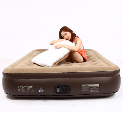 Vente à chaud Lit gonflable à air doux Plush Matraque flottante Durable Automatique électrique Inflation matelas à air